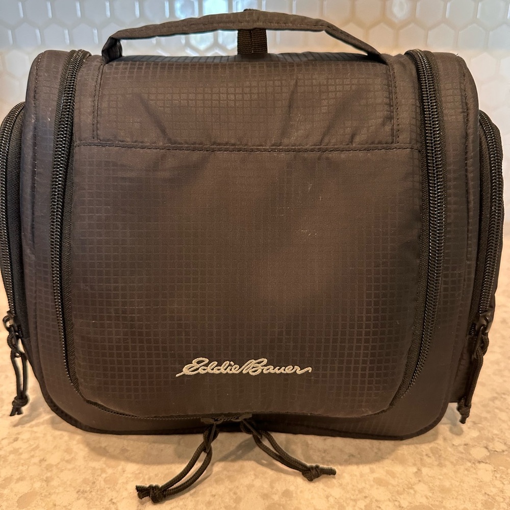 Eddie Bauer Men’s Black Nylon Travel Toiletry Bag